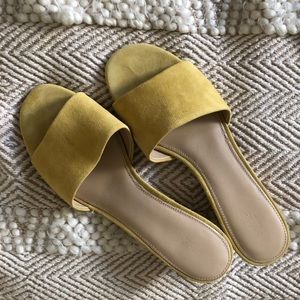 NEW Botkier block heel slides